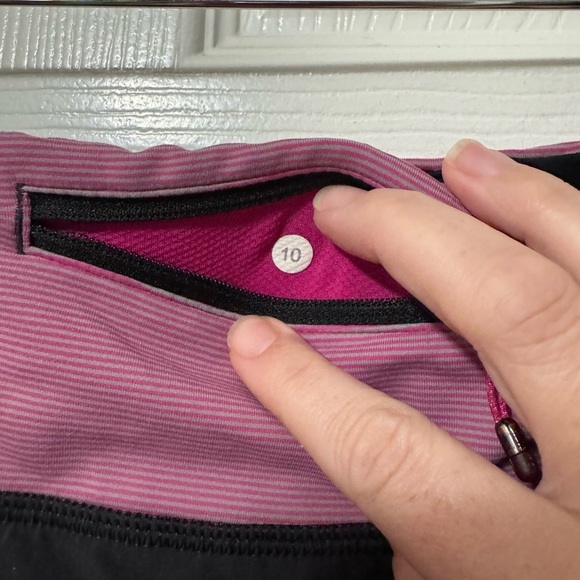 Lululemon run times short size 10 vguc - Picture 2 of 6